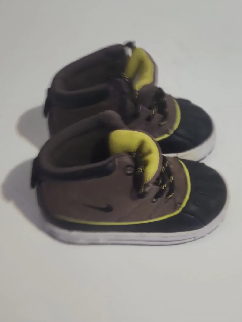 Nike Kids Black and Yellow Lace-Up Boots